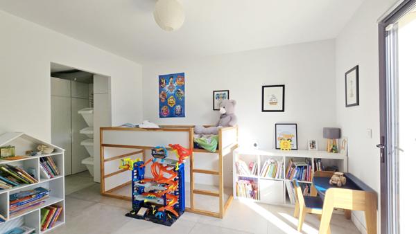 Superbe maison contemporaine de plain-pied à Vernègues / Cazan (13116)