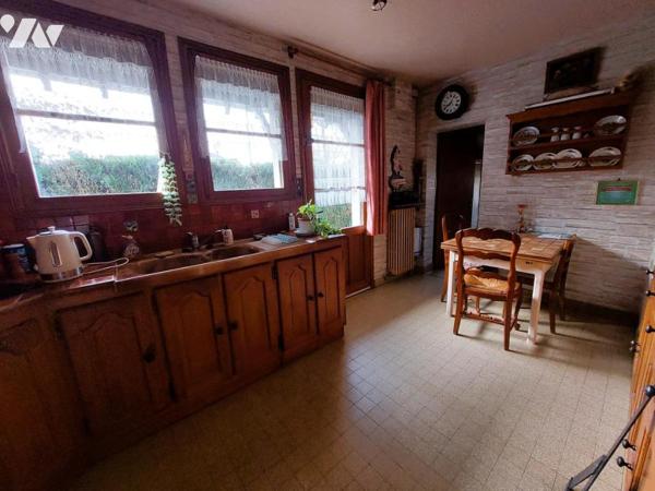 MAISON + DOUBLE GARAGES + DEPENDANCES