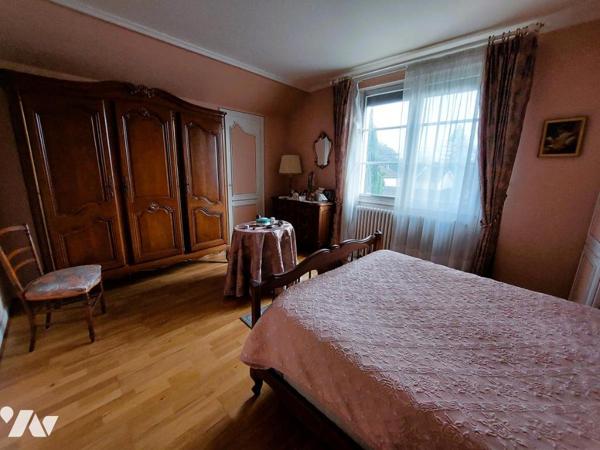 MAISON + DOUBLE GARAGES + DEPENDANCES