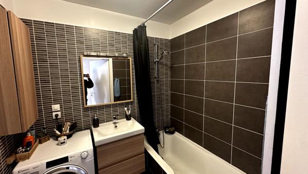 Secteur Centre-Ville: Lumineux T2 avec balcon #proximité métro ligne D