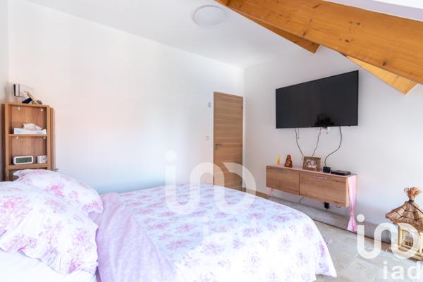 House for sale 4 rooms 91 m² Épône