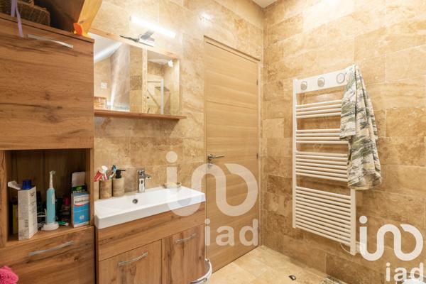 House for sale 4 rooms 91 m² Épône