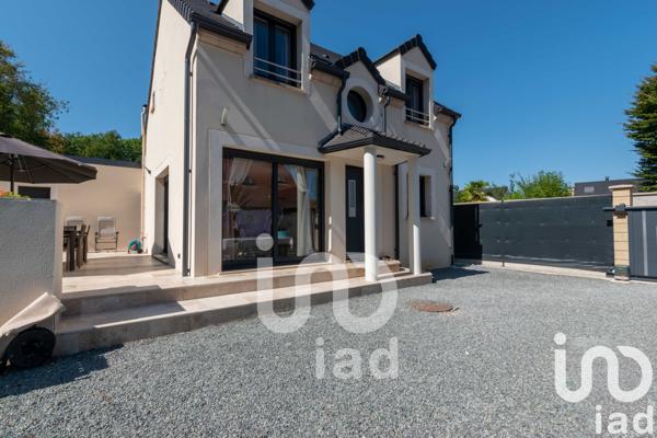 House for sale 4 rooms 91 m² Épône