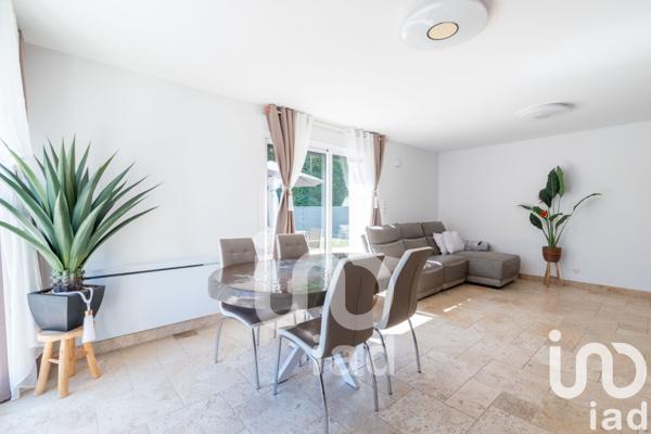 House for sale 4 rooms 91 m² Épône