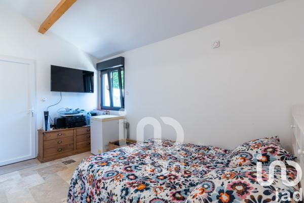 House for sale 4 rooms 91 m² Épône