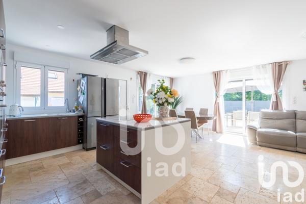 House for sale 4 rooms 91 m² Épône