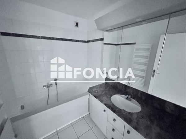 Location Studio 32.35 m² - 7 RUE MAL JUIN Suresnes 92150