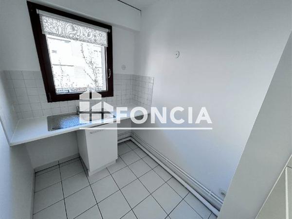 Location Studio 32.35 m² - 7 RUE MAL JUIN Suresnes 92150