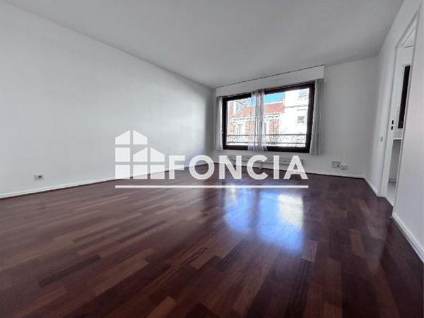 Location Studio 32.35 m² - 7 RUE MAL JUIN Suresnes 92150
