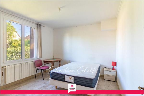 à la porte de Contres maison avec 4 chambres beau terrain de 730 m²