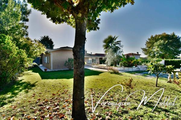 MAISON FAMILIALE À FORT POTENTIEL À AMBARES AU CALME !