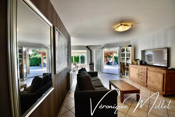 MAISON FAMILIALE À FORT POTENTIEL À AMBARES AU CALME !