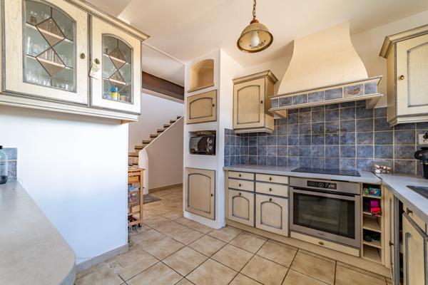 Castelnau-le-Lez (34170) Maison familiale de 190 m² avec piscine, garage et terrain arboré – secteur recherché