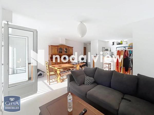 Appartement à louer 4 pièces 71.32m² Saintes (17100)