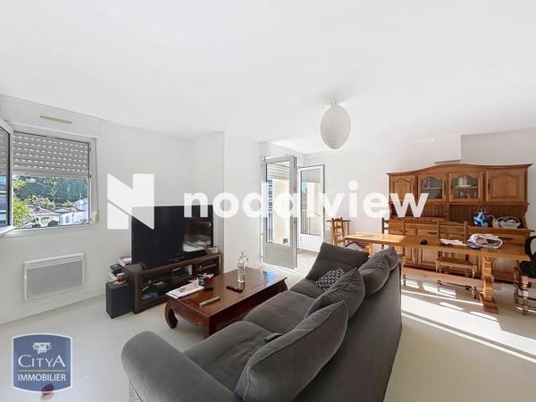 Appartement à louer 4 pièces 71.32m² Saintes (17100)
