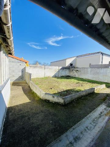 PONT ST MARTIN, Viais , Maison en pierre avec jardin – Fort potentiel – Proche Nantes