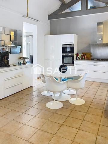 Maison familiale, jacuzzi et hauteur sous plafond exceptionnelle