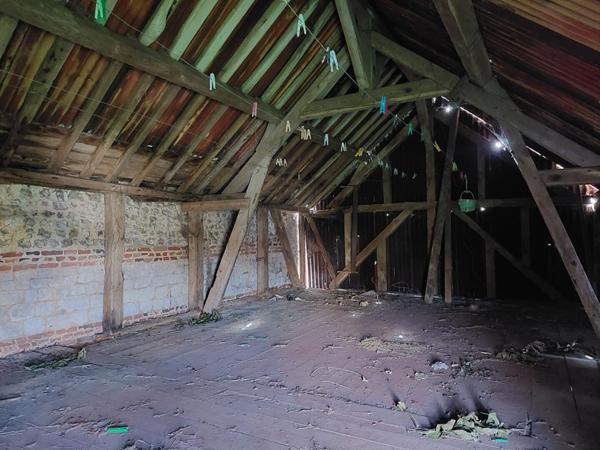 Ancien corps de ferme avec maison et dépendances