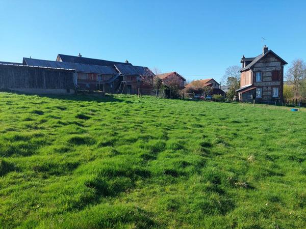 Ancien corps de ferme avec maison et dépendances