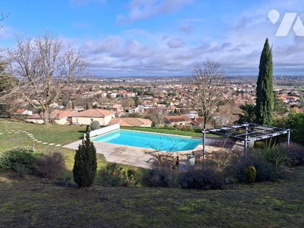 Villa contemporaine d'architecte - Cadre exceptionnel à Castanet-Tolosan (31)
Nichée sur les h...