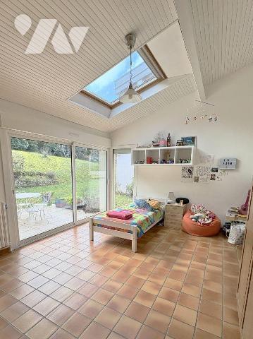 Villa contemporaine d'architecte - Cadre exceptionnel à Castanet-Tolosan (31)
Nichée sur les h...