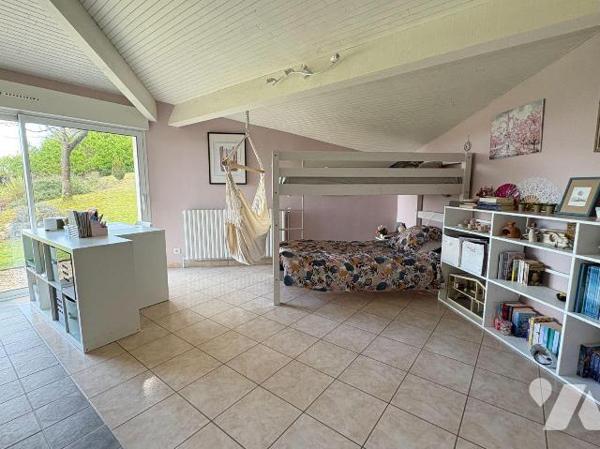 Villa contemporaine d'architecte - Cadre exceptionnel à Castanet-Tolosan (31)
Nichée sur les h...