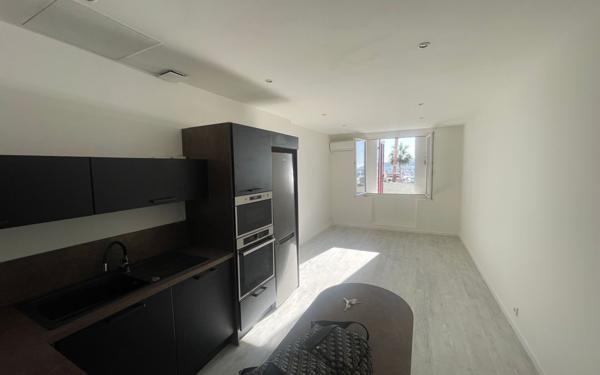 Appartement à vendre    3 pièces • 56 m2 Bandol