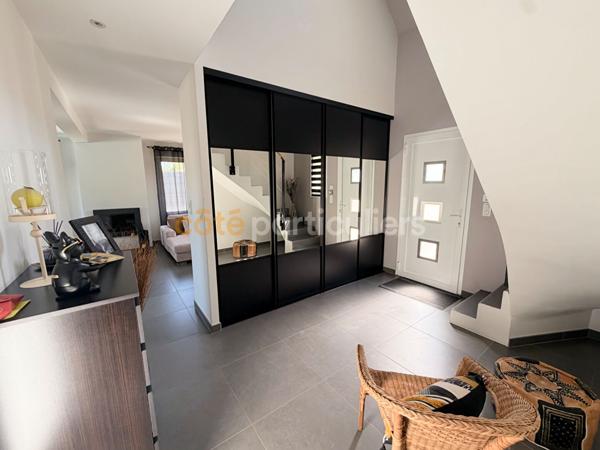 Vente
                Maison162 m² - 7 Pièces -
                    MONTLOUIS SUR LOIRE (37270)