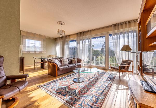 Appartement vue sur parc, 3 chambres, stationnement