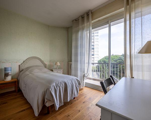 Appartement vue sur parc, 3 chambres, stationnement