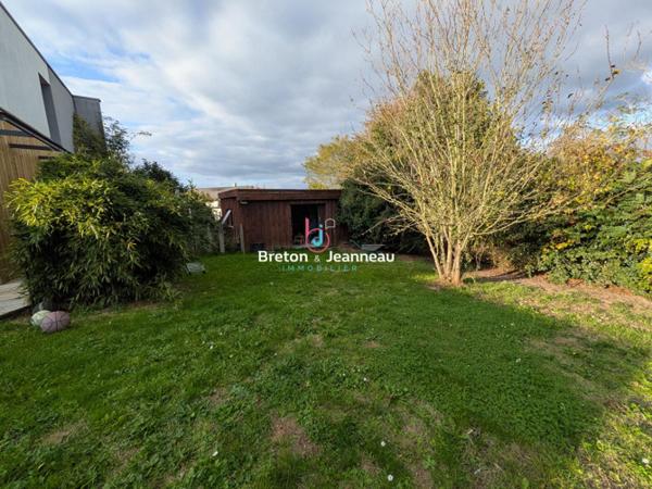 Maison d'environ 185m² à Nuillé sur Vicoin