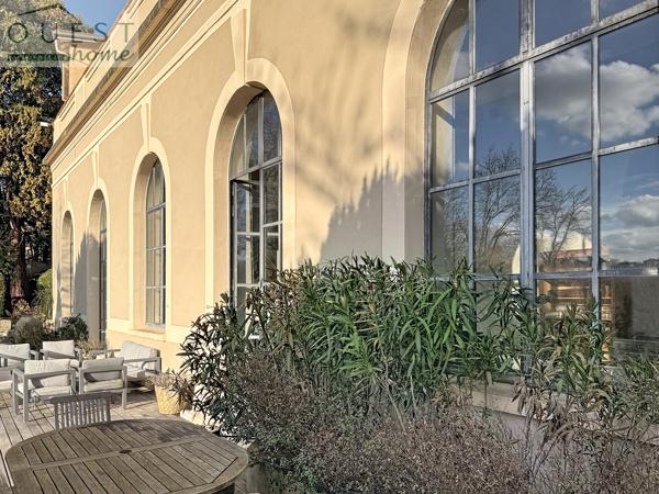 Superbe demeure bourgeoise du XIXe s sans vis-à-vis surplombant la commune de charbonnières
