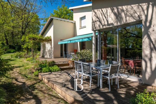 Charbonnières-les-Bains, Maison 5 Chambres -  233 m² à vendre