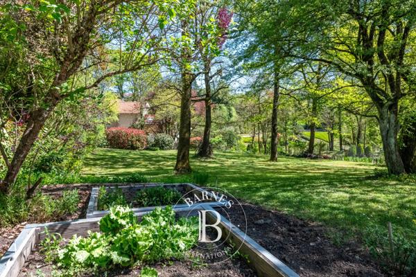 Charbonnières-les-Bains, Maison 5 Chambres -  233 m² à vendre