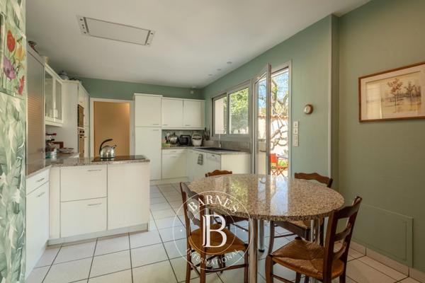 Charbonnières-les-Bains, Maison 5 Chambres -  233 m² à vendre