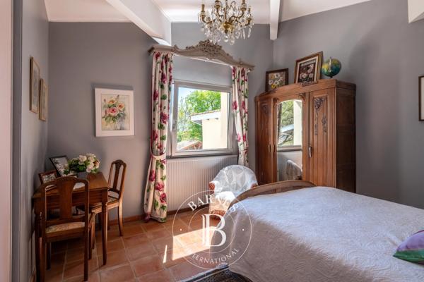 Charbonnières-les-Bains, Maison 5 Chambres -  233 m² à vendre