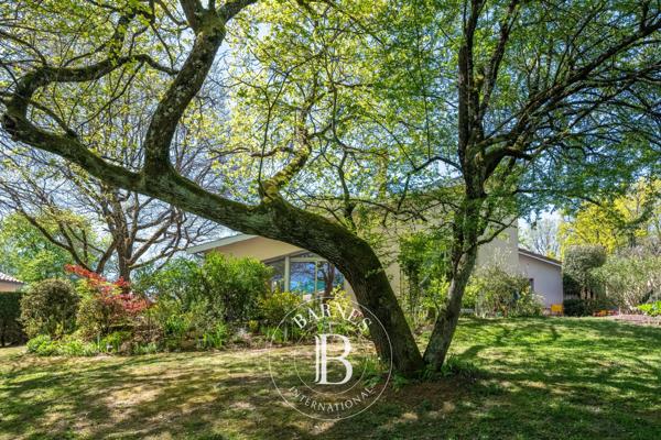 Charbonnières-les-Bains, Maison 5 Chambres -  233 m² à vendre