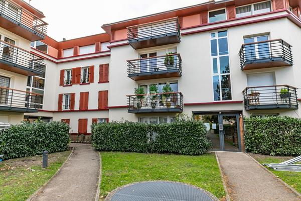 Appartement 3 pièce(s) 66,61m² €374 000 ** - Référence 162030