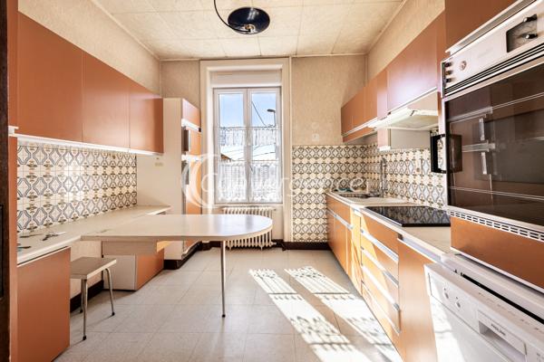 Maison
                                                                                                                                                                                                                                                                                                                        7 pièce(s)                                                                                                                                                                                                          4 chambre(s)                                                                                                                                                                                                          145  m²