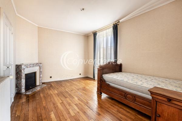 Maison
                                                                                                                                                                                                                                                                                                                        7 pièce(s)                                                                                                                                                                                                          4 chambre(s)                                                                                                                                                                                                          145  m²