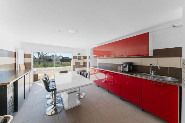 Maison spacieuse à Saint Marcel de 181 m² au calme sur terrain clos