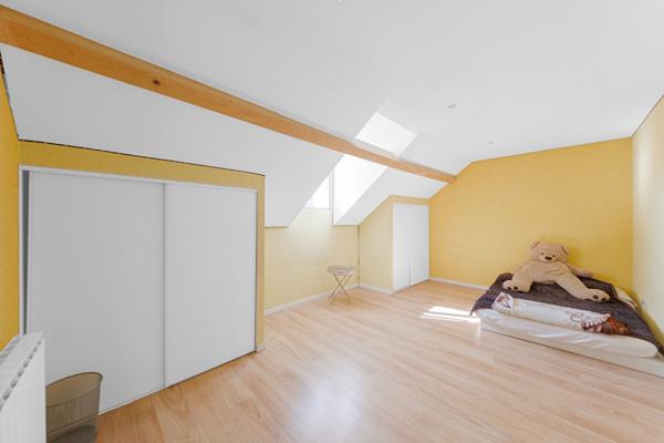 Maison spacieuse à Saint Marcel de 181 m² au calme sur terrain clos