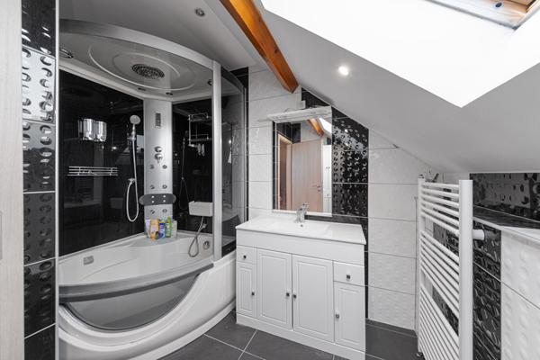 Maison spacieuse à Saint Marcel de 181 m² au calme sur terrain clos