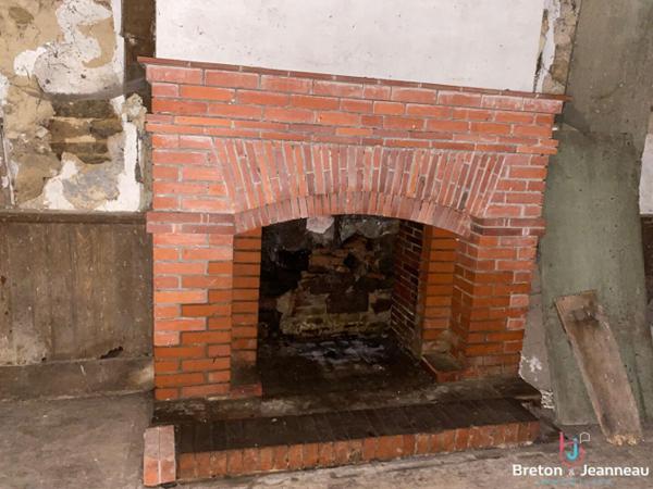 Maison à rénover à Saint Christophe des Bois , dépendances, grand terrain