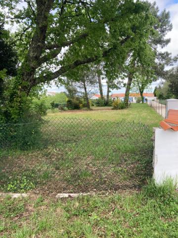 Dpt Charente Maritime (17), à vendre SAINT-AUGUSTIN , terrain à bâtir de 964 m².