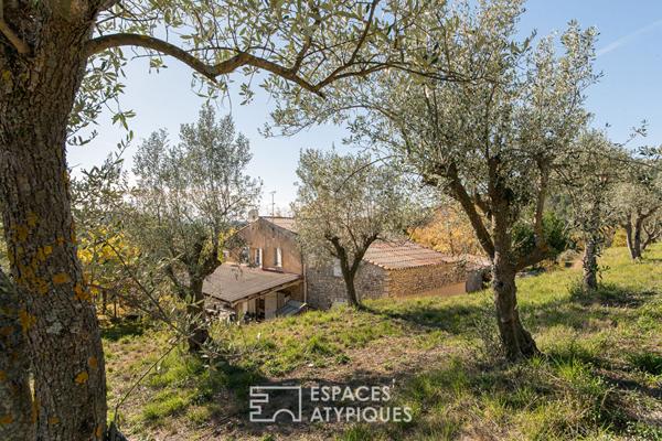 Bastide et ses annexes aménageables – Terrain de 9 hectares et vue panoramique exceptionnelle