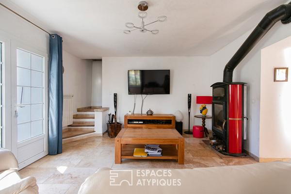 Bastide et ses annexes aménageables – Terrain de 9 hectares et vue panoramique exceptionnelle