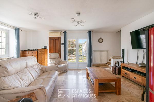 Bastide et ses annexes aménageables – Terrain de 9 hectares et vue panoramique exceptionnelle