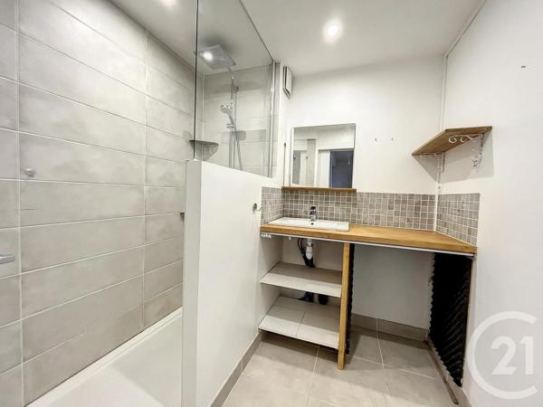 Appartement T3 à vendre  3 pièces - 70 m 2   BREST  - 29