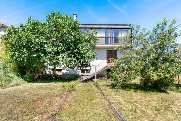 Maison
                                                                                                                                                                                                                                                                                                                        6 pièce(s)                                                                                                                                                                                                          4 chambre(s)                                                                                                                                                                                                          186  m²